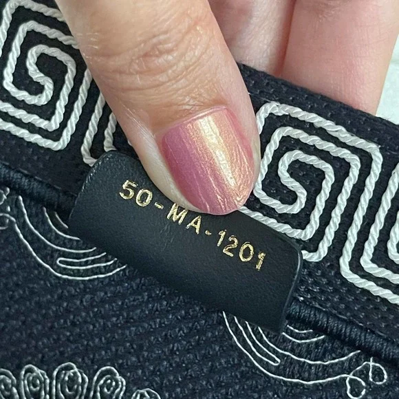 ❌SOLD❌NEW CHRISTIAN DIOR Canvas Embroidered Cornely Book Tote Blue White Large - Picture 13 of 14